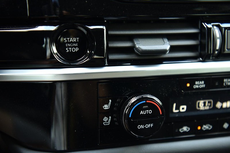 Nissan Pathfinder Vehicle Image 18