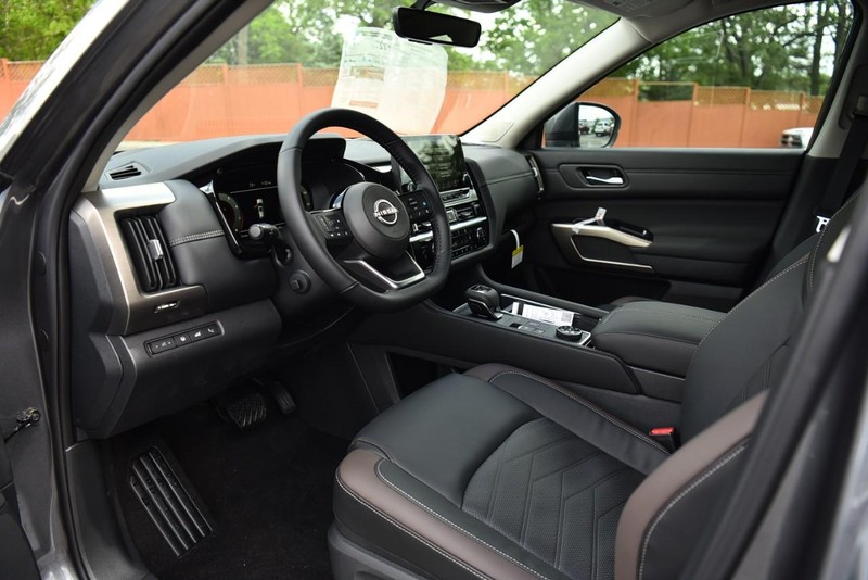 Nissan Pathfinder Vehicle Image 23