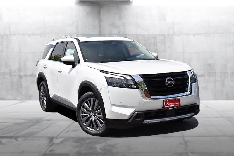 Nissan Pathfinder Vehicle Image 02