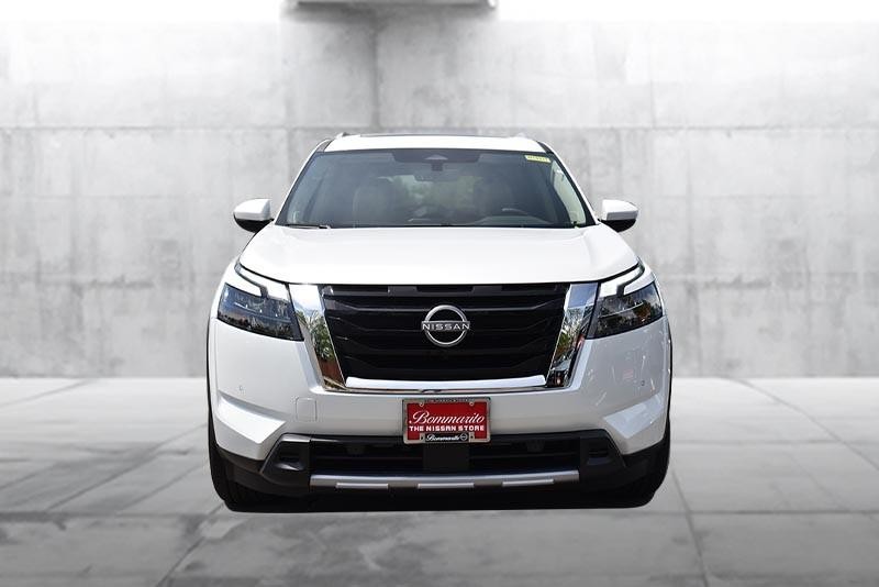 Nissan Pathfinder Vehicle Image 04