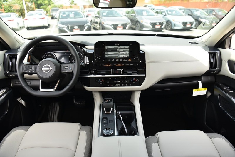Nissan Pathfinder Vehicle Image 08