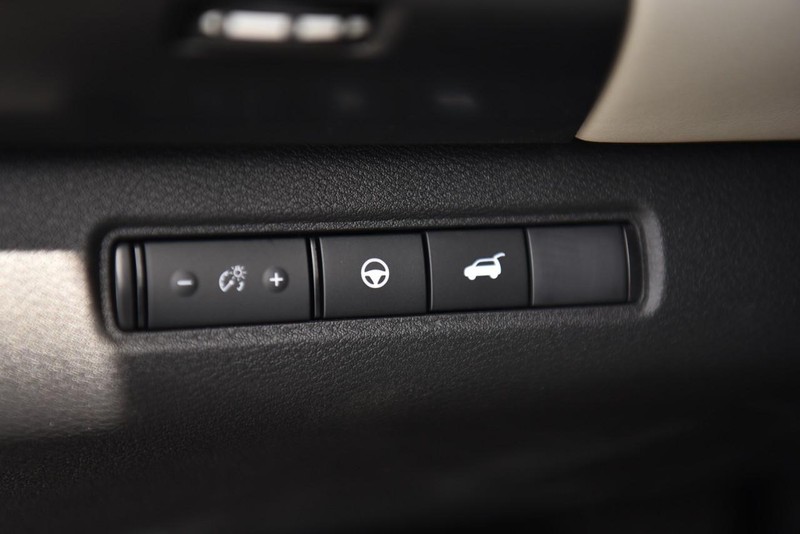 Nissan Pathfinder Vehicle Image 11