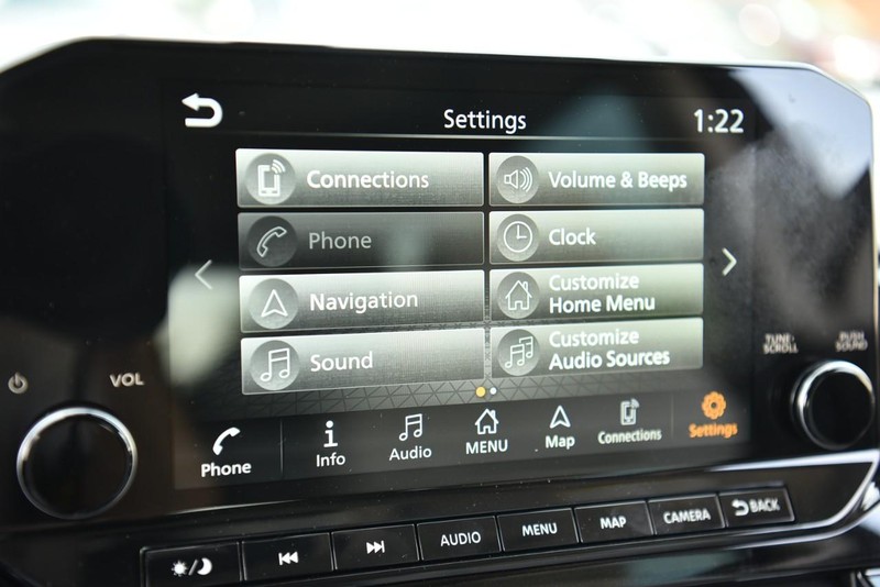 Nissan Pathfinder Vehicle Image 14