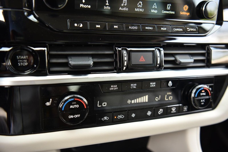 Nissan Pathfinder Vehicle Image 17