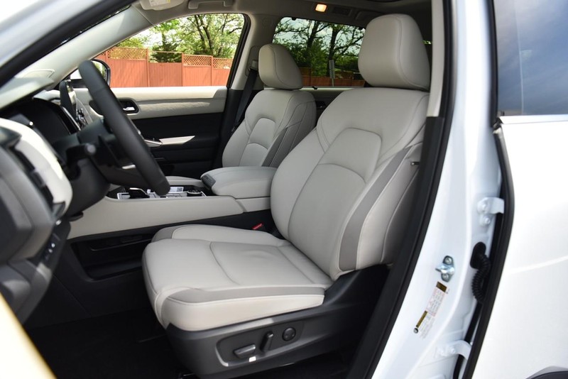Nissan Pathfinder Vehicle Image 22