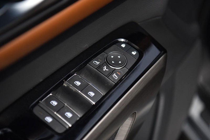 Nissan Pathfinder Vehicle Image 09