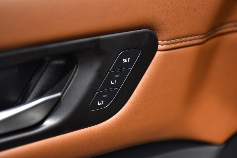 Nissan Pathfinder Vehicle Image 10