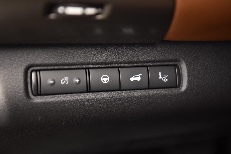 Nissan Pathfinder Vehicle Image 12