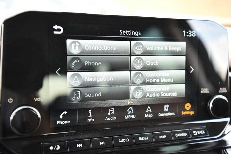 Nissan Pathfinder Vehicle Image 15