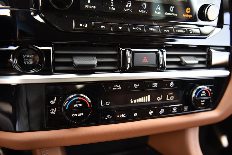 Nissan Pathfinder Vehicle Image 18