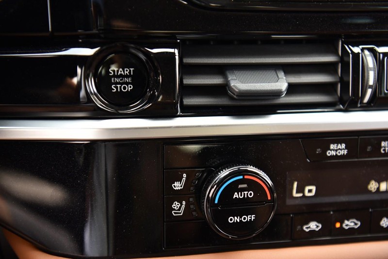 Nissan Pathfinder Vehicle Image 19