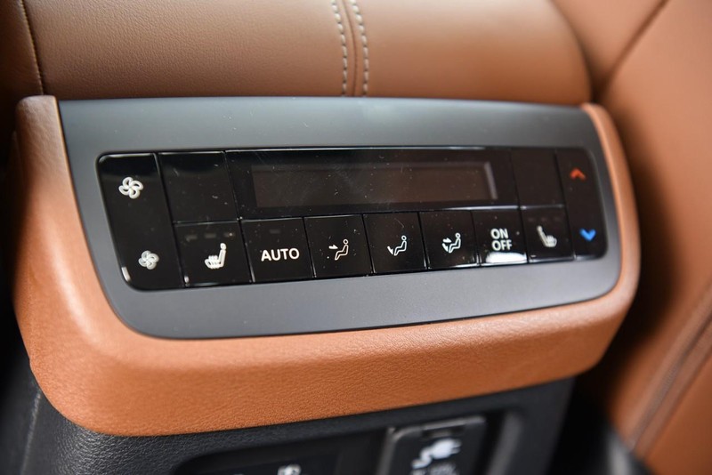 Nissan Pathfinder Vehicle Image 27