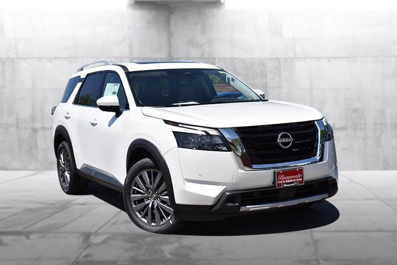 Nissan Pathfinder Vehicle Image 02