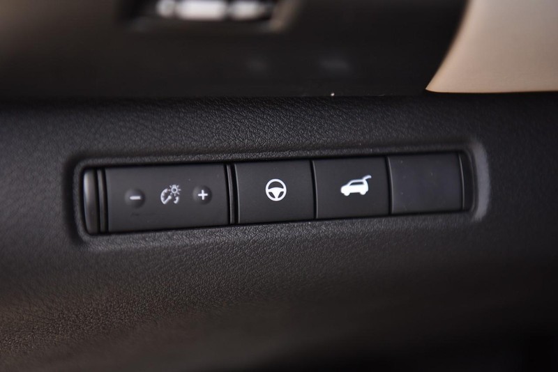 Nissan Pathfinder Vehicle Image 11