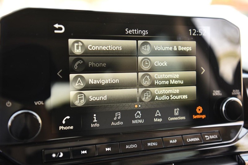 Nissan Pathfinder Vehicle Image 14