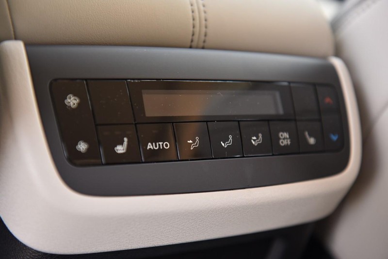 Nissan Pathfinder Vehicle Image 24
