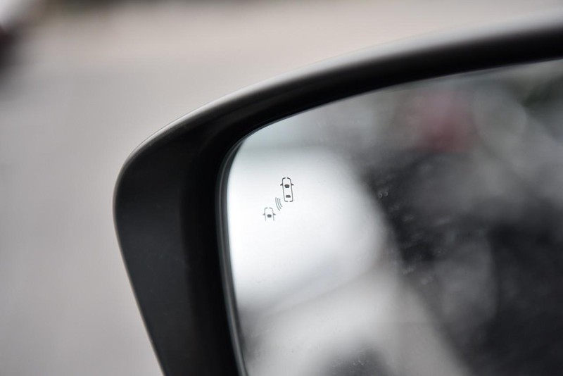 Nissan Frontier Vehicle Image 12
