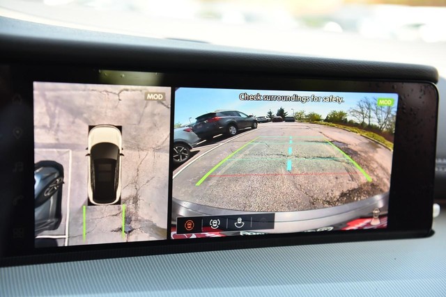 Nissan Murano Vehicle Full-screen Gallery Image 14