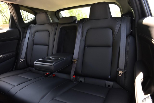 Nissan Murano Vehicle Full-screen Gallery Image 26