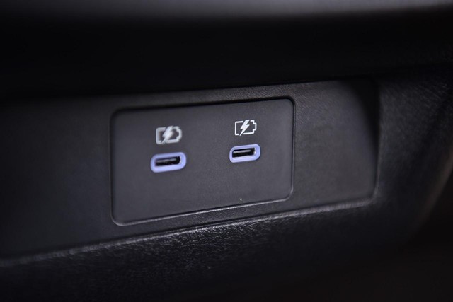 Nissan Murano Vehicle Full-screen Gallery Image 28