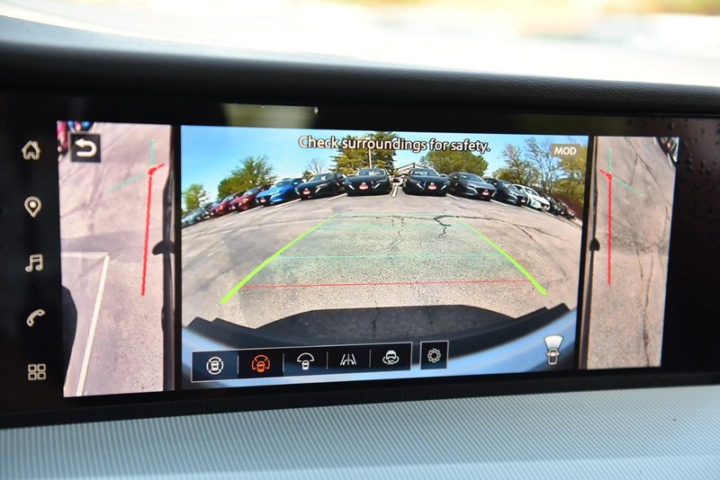 Nissan Murano Vehicle Image 16