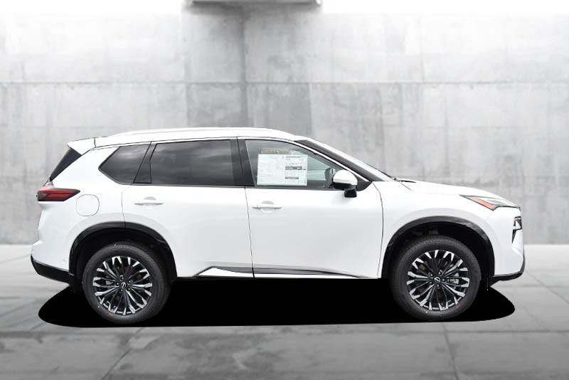 Nissan Rogue Vehicle Image 05