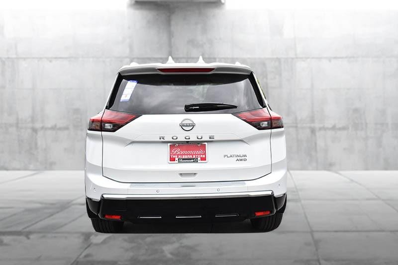Nissan Rogue Vehicle Image 06