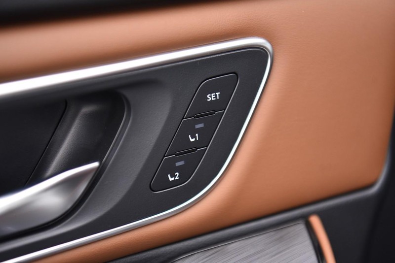Nissan Rogue Vehicle Image 10