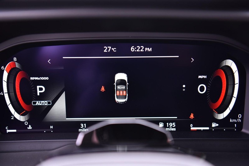 Nissan Rogue Vehicle Image 13