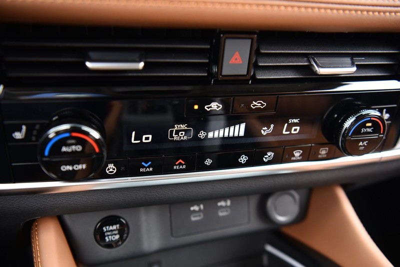 Nissan Rogue Vehicle Image 16