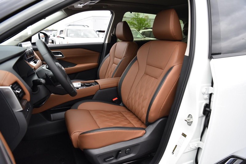 Nissan Rogue Vehicle Image 20