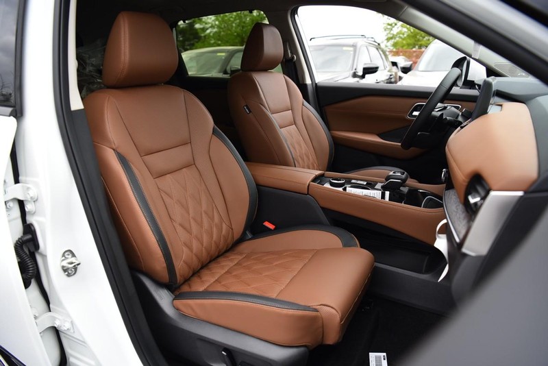 Nissan Rogue Vehicle Image 21