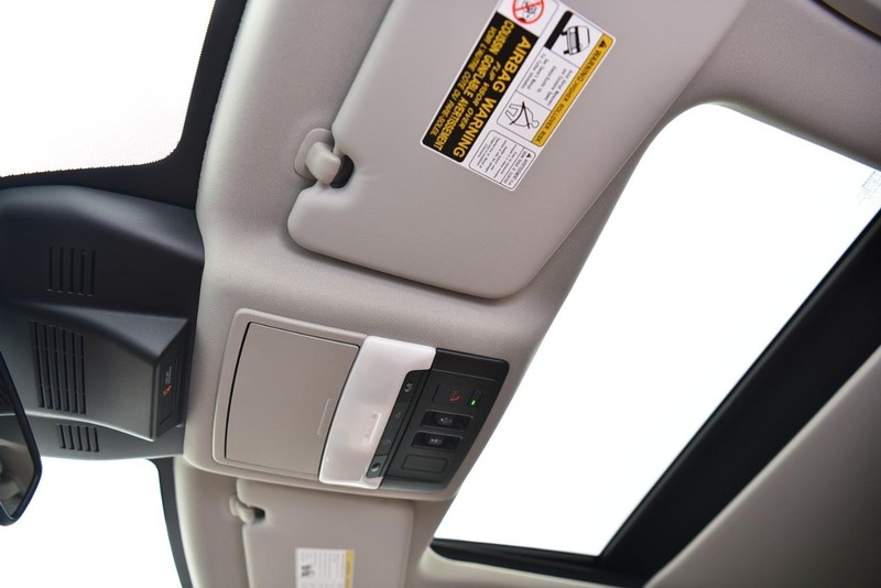 Nissan Rogue Vehicle Image 22