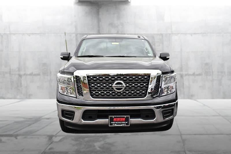 Nissan Titan Vehicle Image 04