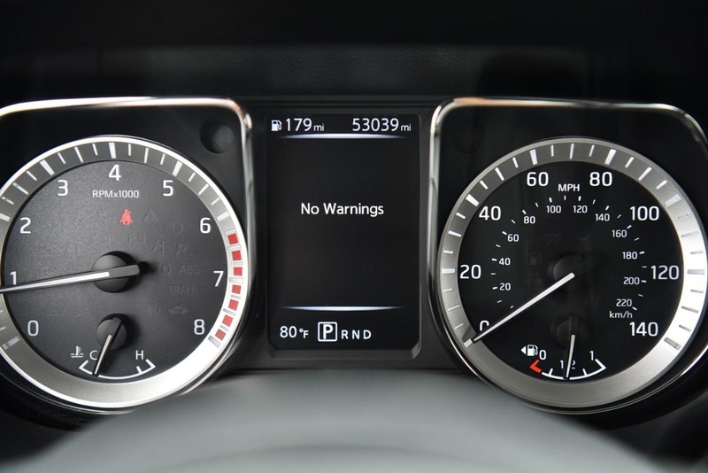 Nissan Titan Vehicle Image 13