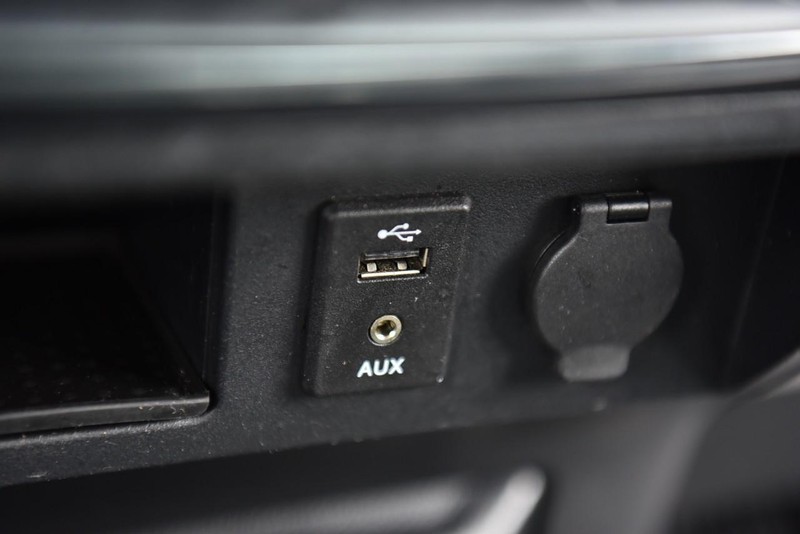 Nissan Titan Vehicle Image 17