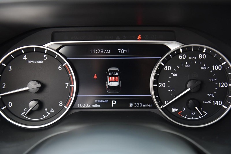 Nissan Rogue Vehicle Image 12