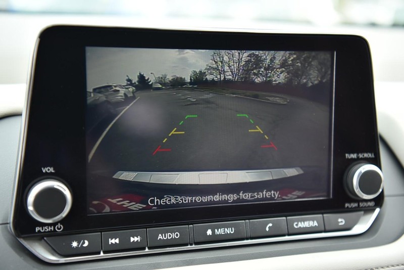 Nissan Rogue Vehicle Image 13