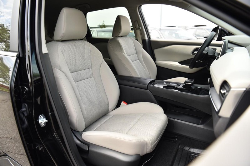 Nissan Rogue Vehicle Image 20