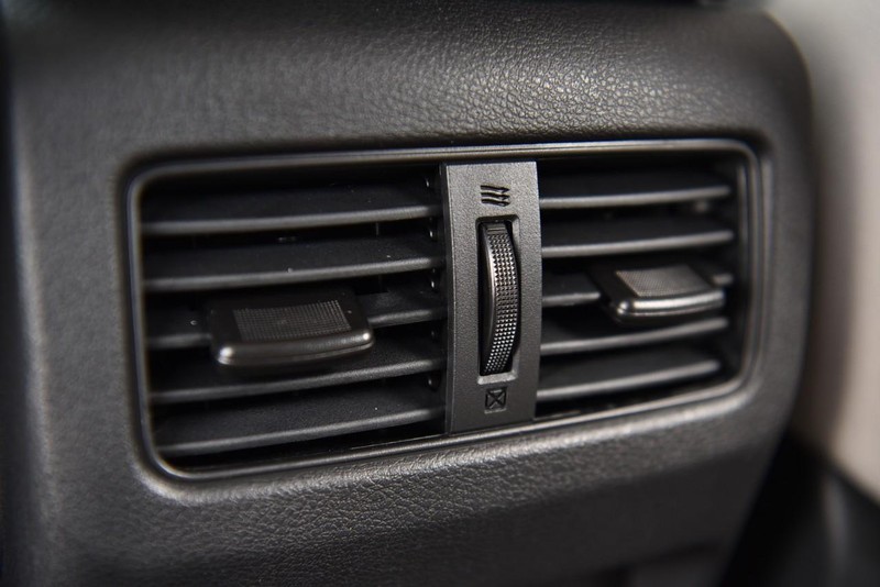Nissan Rogue Vehicle Image 22