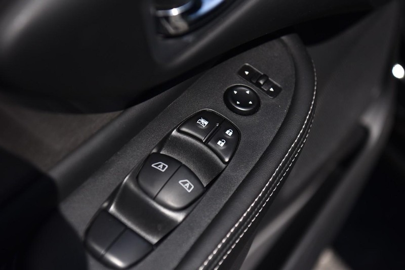 Nissan Murano Vehicle Image 09