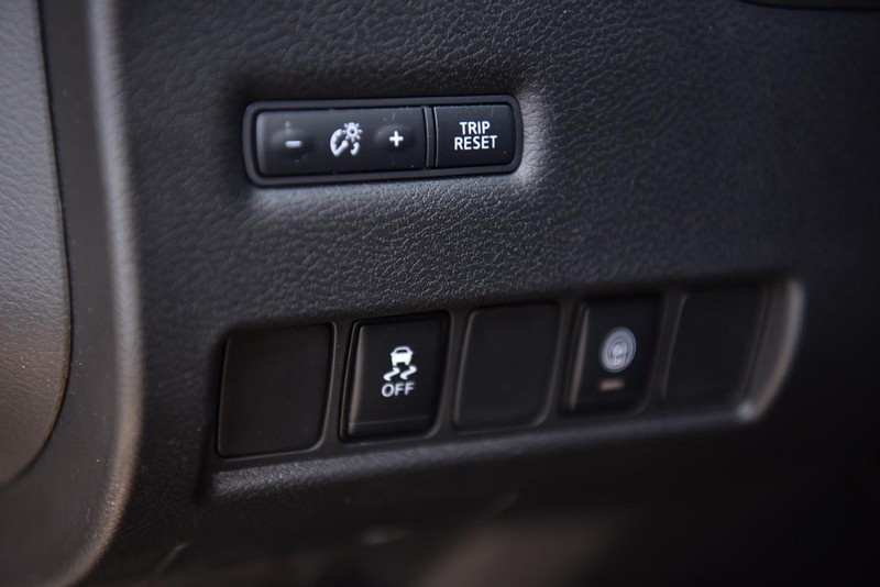 Nissan Murano Vehicle Image 12