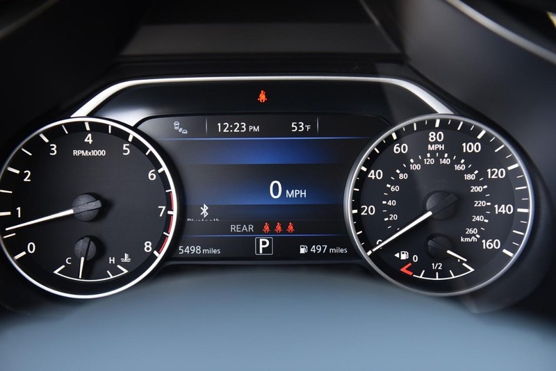 Nissan Murano Vehicle Image 13