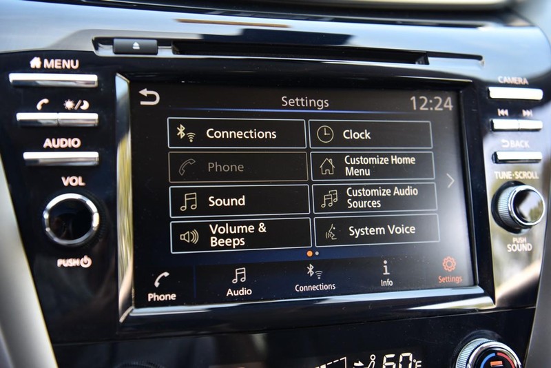 Nissan Murano Vehicle Image 15