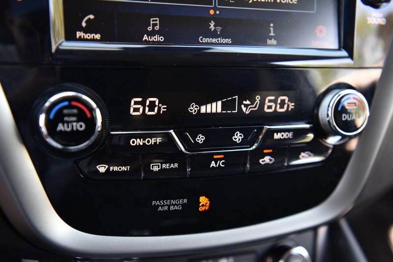 Nissan Murano Vehicle Image 16