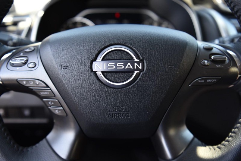 Nissan Murano Vehicle Image 19