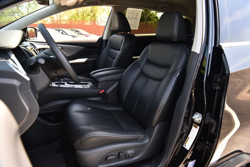 Nissan Murano Vehicle Image 20