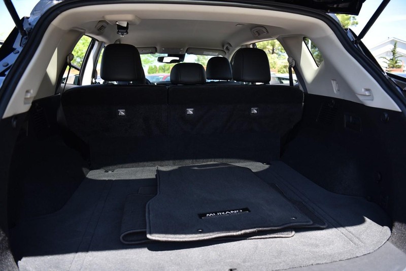 Nissan Murano Vehicle Image 24