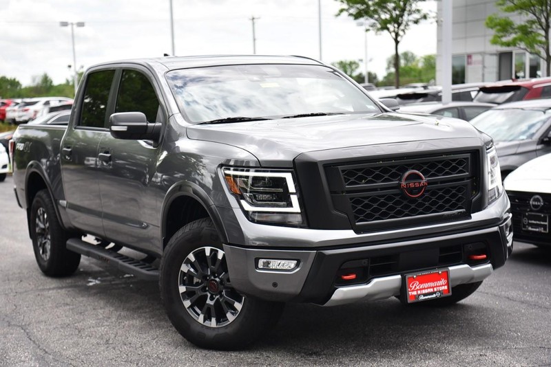 Nissan Titan Vehicle Image 02