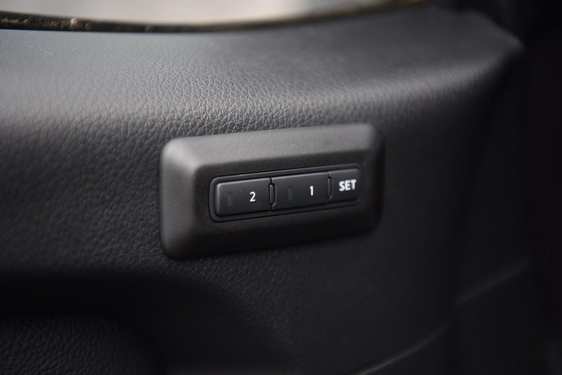Nissan Titan Vehicle Image 11